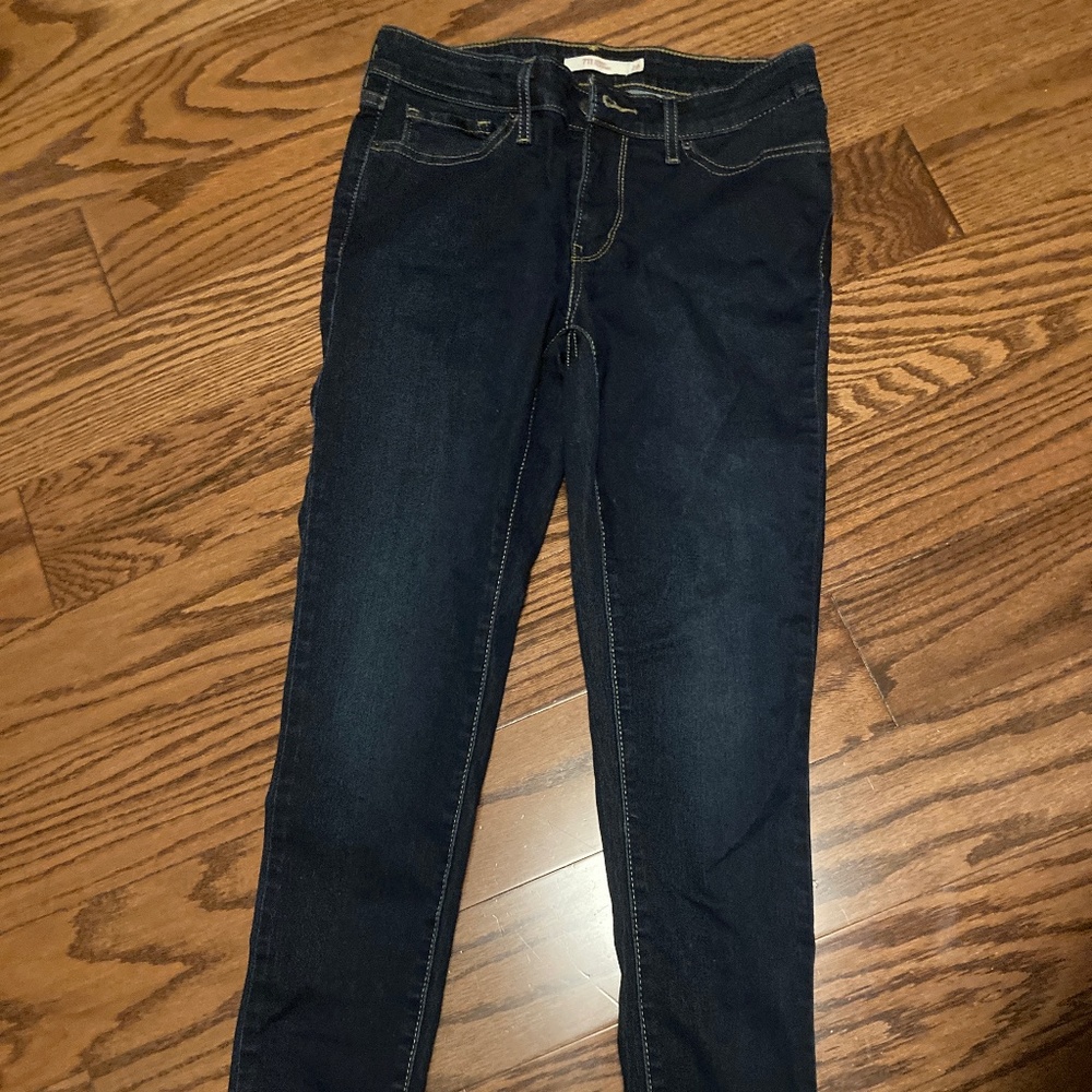 Levi’s 711 Skinny Dark Jeans size 28